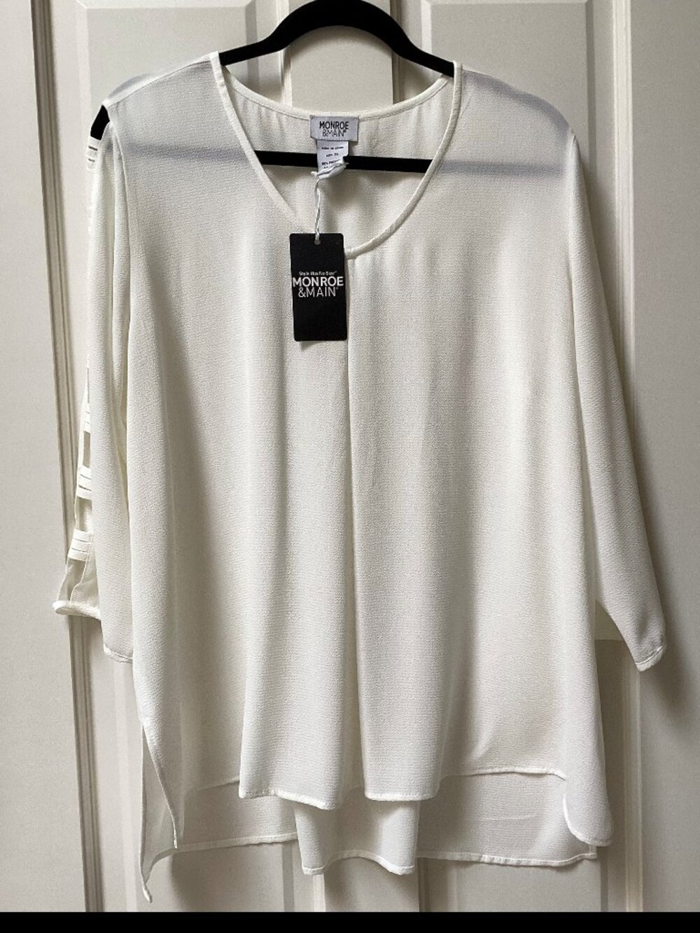 Monroe & Main white tunic with cutout sleeves, size XL (NWT)